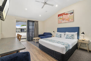 Caboolture Central Motor Inn - Executive Queen